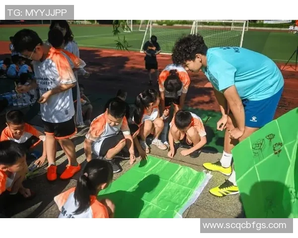 足球课堂引入新理念助力青少年全面发展与团队合作精神培养